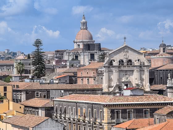 Blick über die Dächer der Stadt Catania in Sizilien